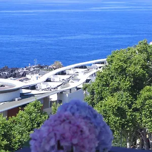 https://tranquil-ocean-view-apartment.madeira-islandshotels.com